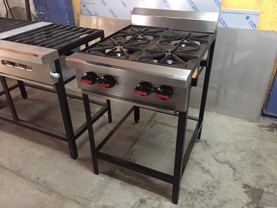 MAINOX parrilla de  4 quemadores  con base en angulo